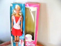 1983 CANADIAN BLONDE FASHION PLAY BARBIE DOLL RED DRESS, IN BOX